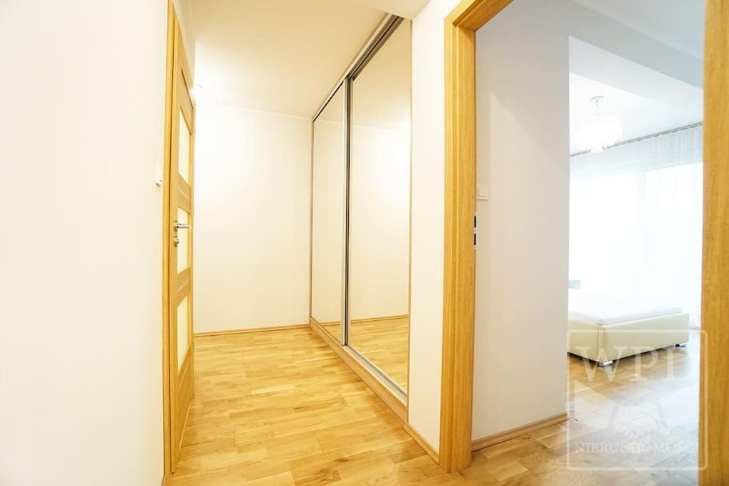 Modern Apartment-City Center-New Building-Garage วรอตซวาฟ ภายนอก รูปภาพ
